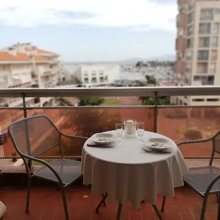 Proche Commodites-port * Saint-Cyprien (Pyrenees-Orientales)